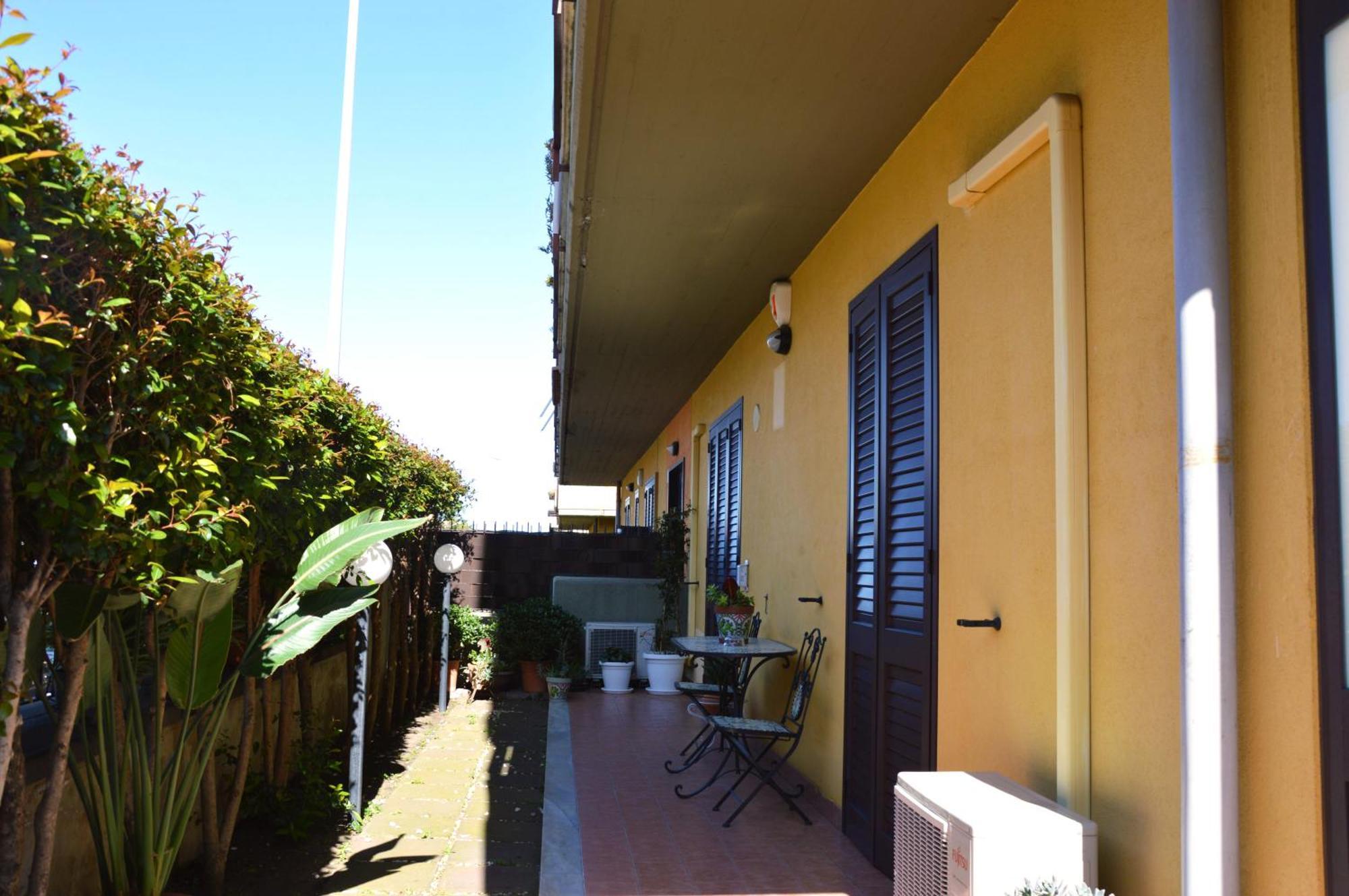 Appartamento Rita Little House Mascali Esterno foto